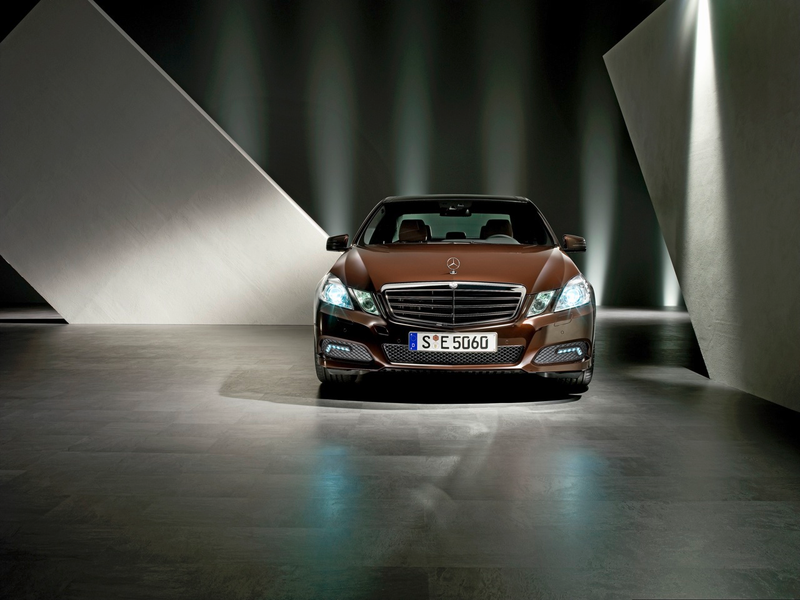 Illustration for article titled 2010 Mercedes E-Class: Mega Gallery